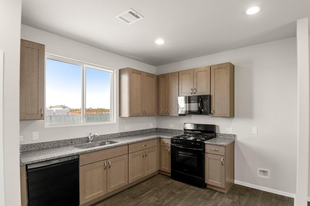 143 Daylily DR, Elgin, TX 78621