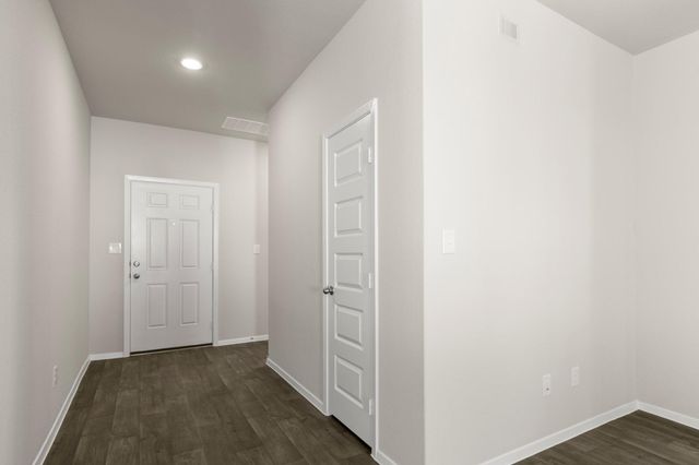 143 Daylily DR, Elgin, TX 78621