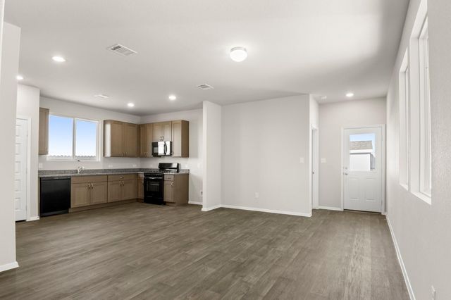 143 Daylily DR, Elgin, TX 78621