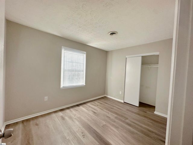 34 Charterhouse Avenue, Piedmont, SC 29673