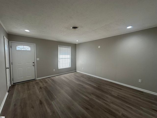 34 Charterhouse Avenue, Piedmont, SC 29673