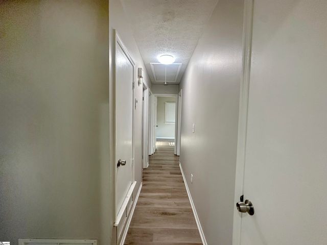 34 Charterhouse Avenue, Piedmont, SC 29673