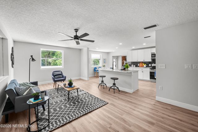 258 MACHELLE Drive, Jacksonville, FL 32220