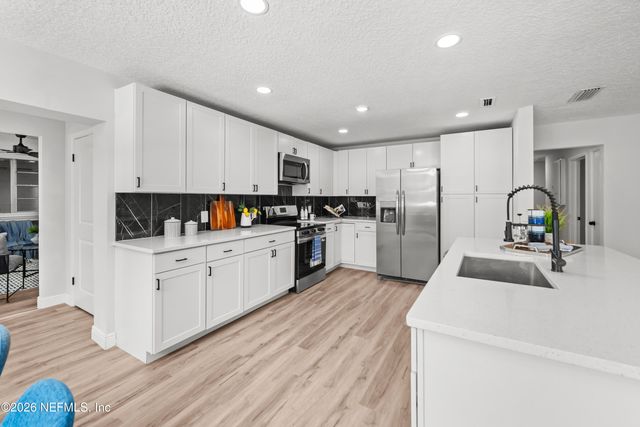 258 MACHELLE Drive, Jacksonville, FL 32220