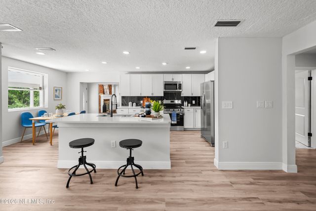 258 MACHELLE Drive, Jacksonville, FL 32220