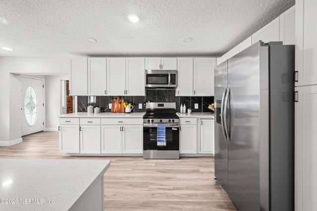 258 MACHELLE Drive, Jacksonville, FL 32220