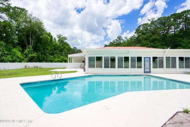 258 MACHELLE Drive, Jacksonville, FL 32220