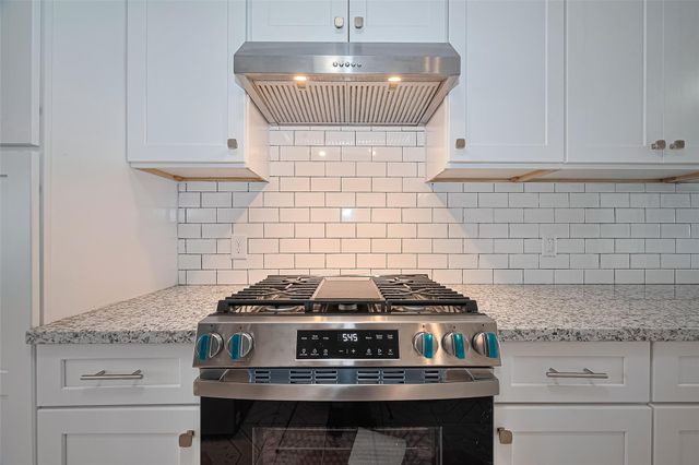 10659 Hazelhurst Drive, Houston, TX 77043