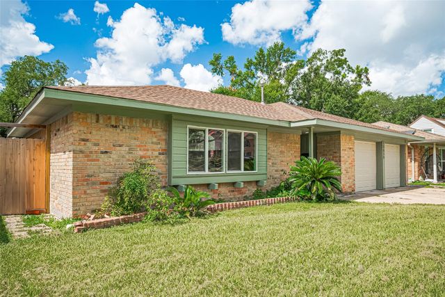 10659 Hazelhurst Drive, Houston, TX 77043
