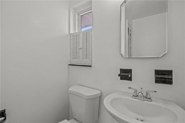 172 W Bayview BLVD, Norfolk, VA 23503