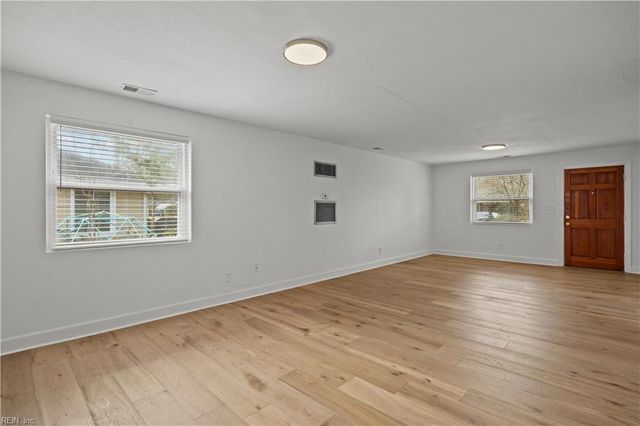 172 W Bayview BLVD, Norfolk, VA 23503