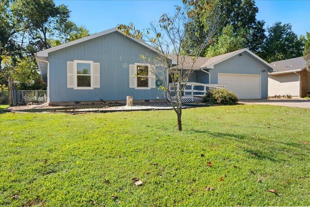 3036 West Countryside Drive, Springfield, MO 65807