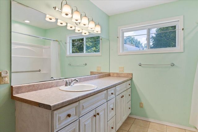 3036 West Countryside Drive, Springfield, MO 65807