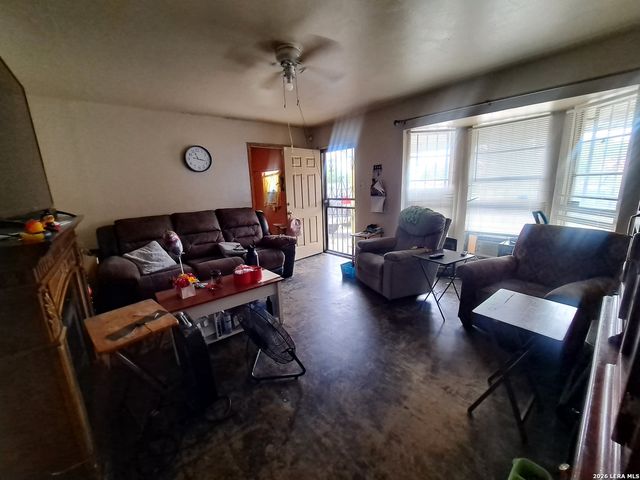 2415 Gunsmoke, San Antonio, TX 78227