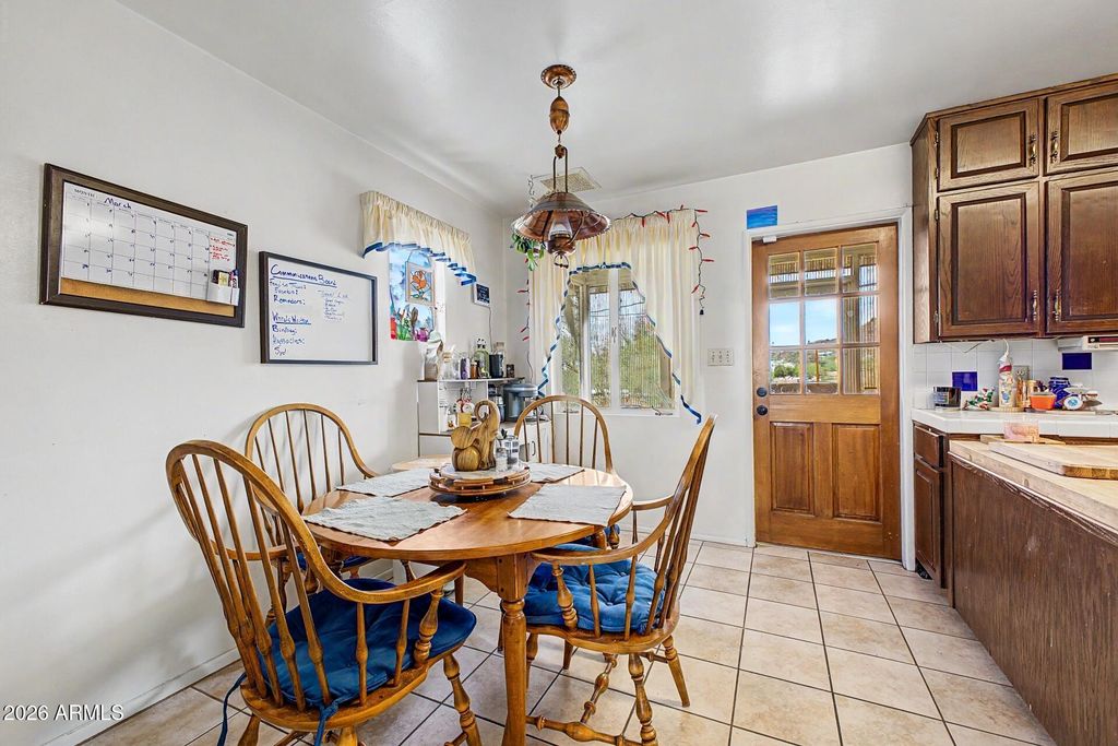 Image 10 of property listing at 1702 E Griswold Road, Phoenix, AZ 85020