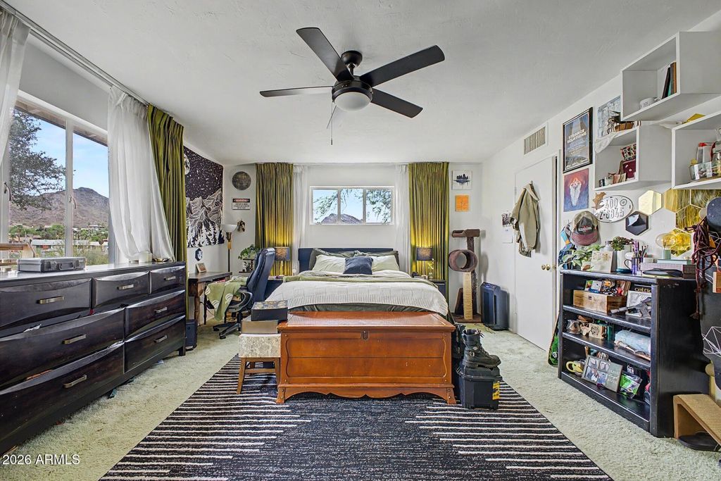 Image 15 of property listing at 1702 E Griswold Road, Phoenix, AZ 85020