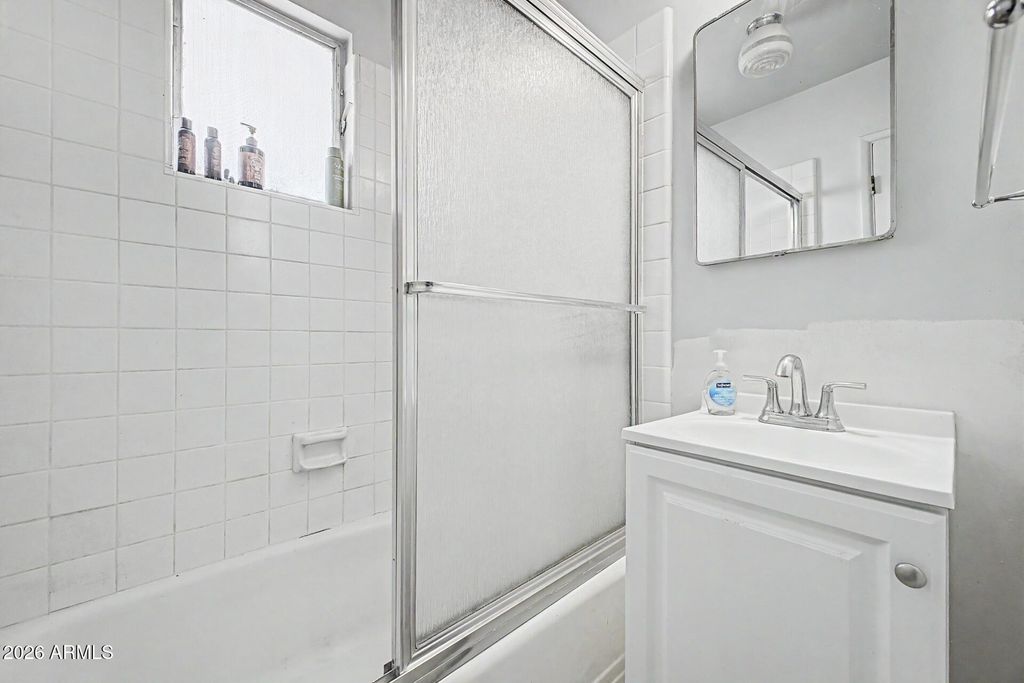Image 20 of property listing at 1702 E Griswold Road, Phoenix, AZ 85020
