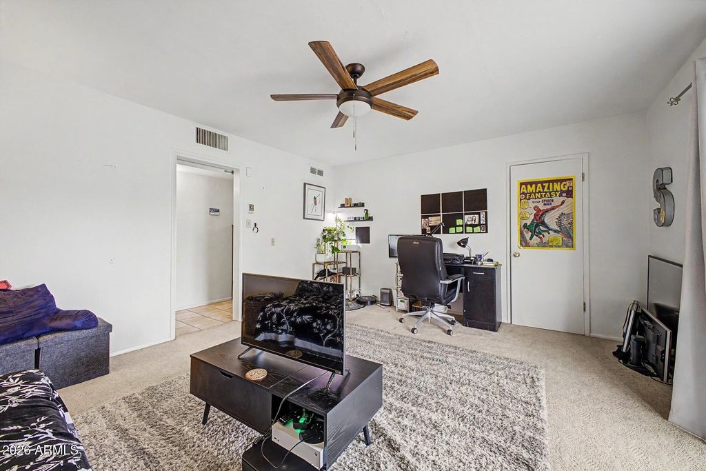 Image 22 of property listing at 1702 E Griswold Road, Phoenix, AZ 85020