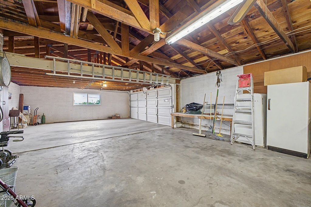 Image 26 of property listing at 1702 E Griswold Road, Phoenix, AZ 85020
