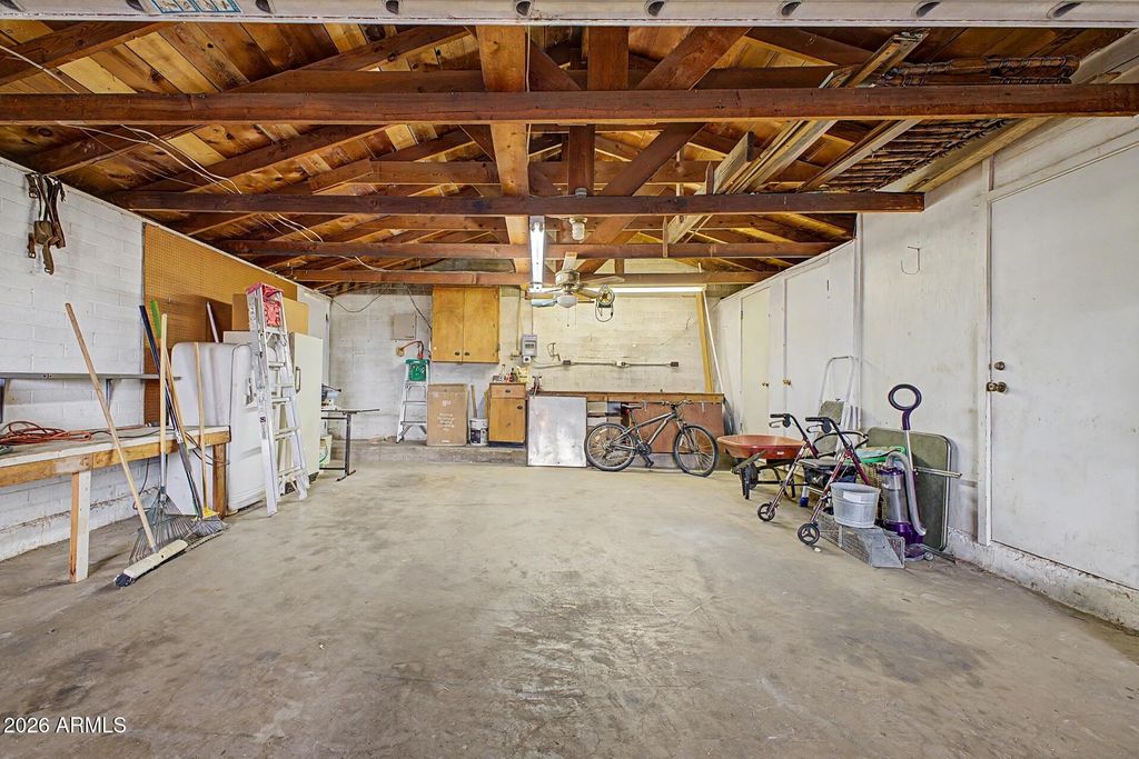 Image 27 of property listing at 1702 E Griswold Road, Phoenix, AZ 85020