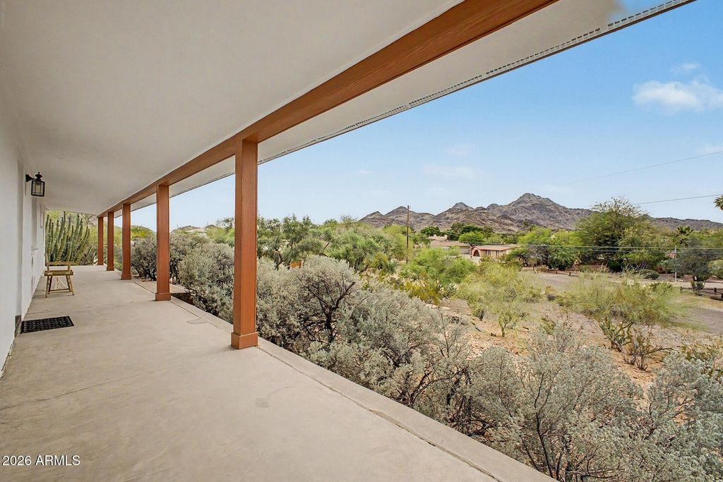 Image 29 of property listing at 1702 E Griswold Road, Phoenix, AZ 85020