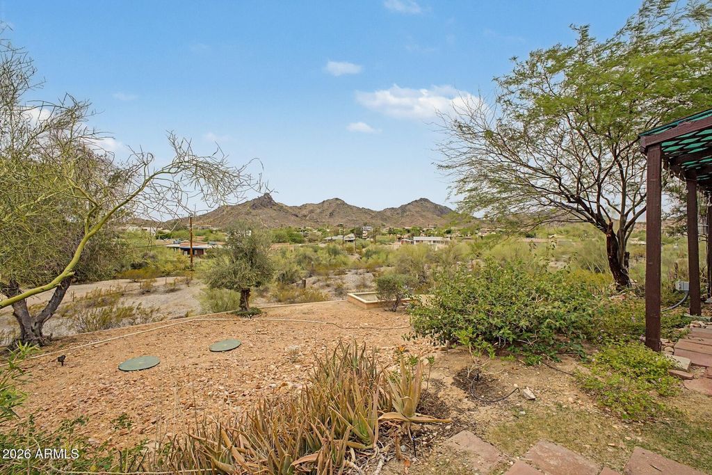 Image 30 of property listing at 1702 E Griswold Road, Phoenix, AZ 85020