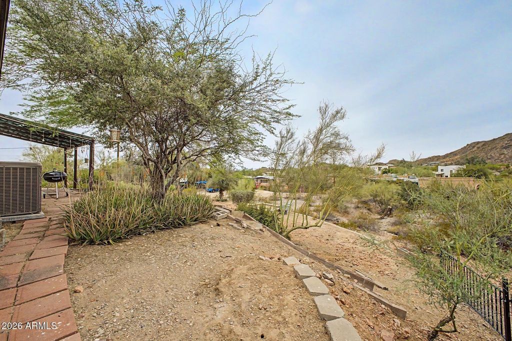 Image 33 of property listing at 1702 E Griswold Road, Phoenix, AZ 85020