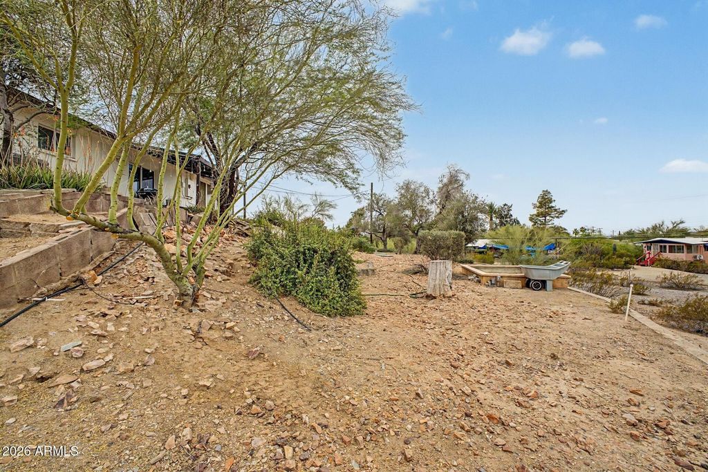 Image 34 of property listing at 1702 E Griswold Road, Phoenix, AZ 85020