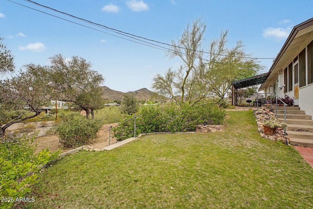 Image 37 of property listing at 1702 E Griswold Road, Phoenix, AZ 85020