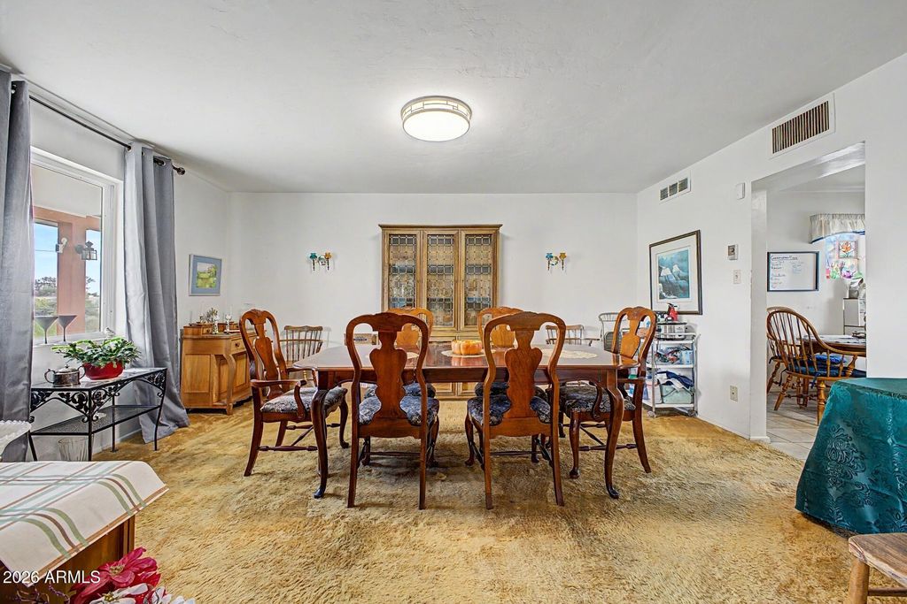 Image 9 of property listing at 1702 E Griswold Road, Phoenix, AZ 85020