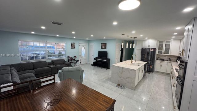 9770 SW 13th Ter, Miami, FL 33174