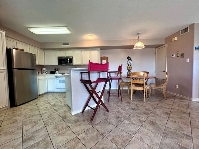 15125 Leeward Dr 10, Corpus Christi, TX 78418