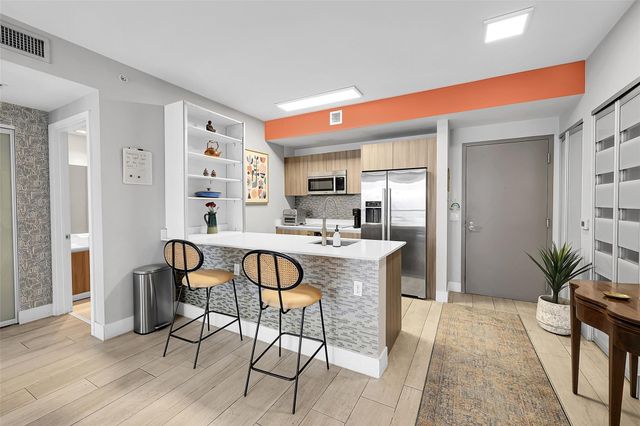 201 SW 17th Road 602, Miami, FL 33129