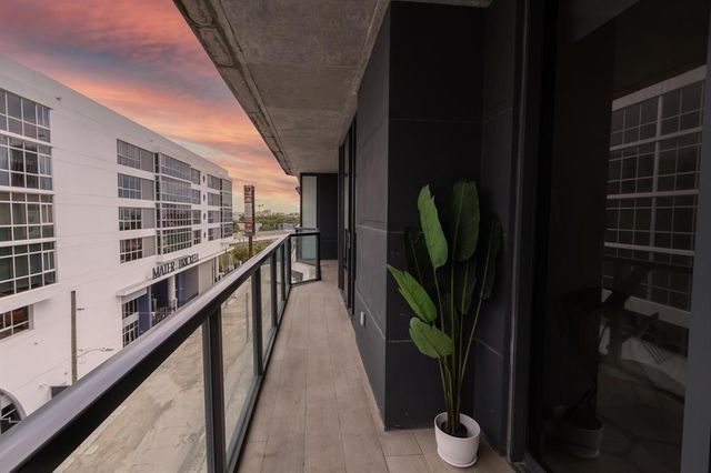 201 SW 17th Road 602, Miami, FL 33129