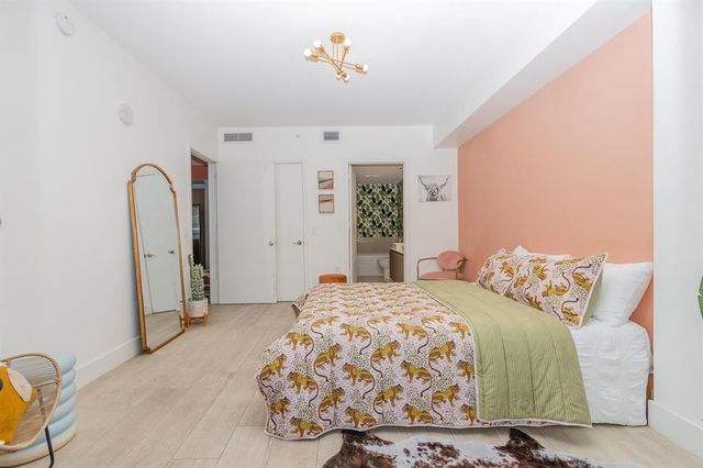 201 SW 17th Road 602, Miami, FL 33129