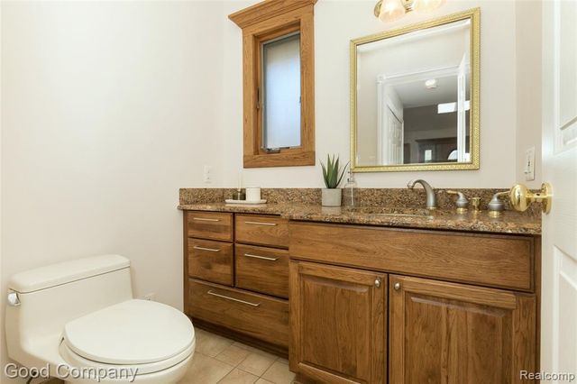 2135 Vinsetta Boulevard, Royal Oak, MI 48073