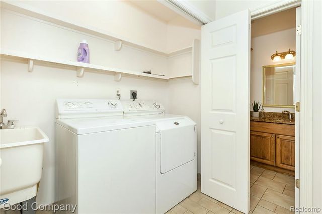 2135 Vinsetta Boulevard, Royal Oak, MI 48073