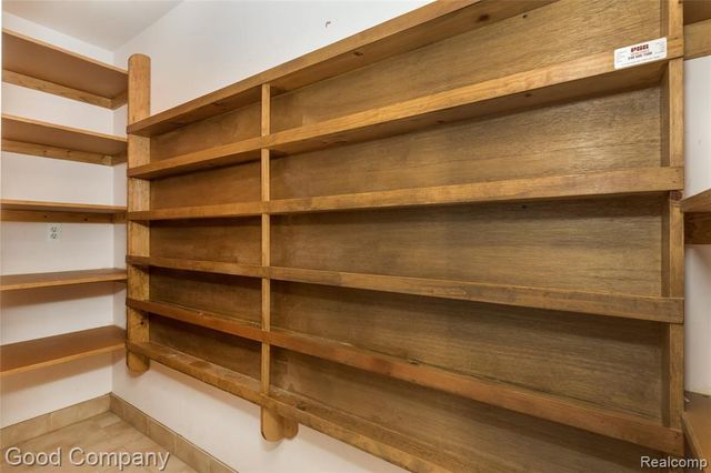 2135 Vinsetta Boulevard, Royal Oak, MI 48073