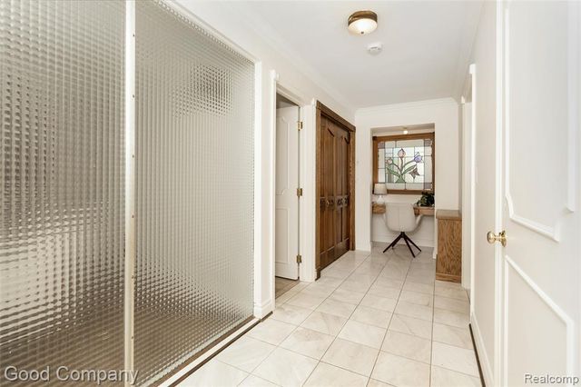 2135 Vinsetta Boulevard, Royal Oak, MI 48073