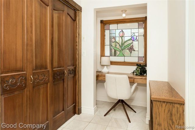 2135 Vinsetta Boulevard, Royal Oak, MI 48073