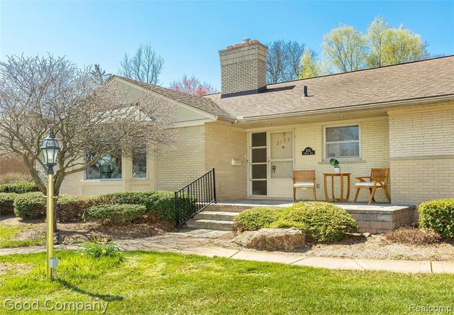 2135 Vinsetta Boulevard, Royal Oak, MI 48073