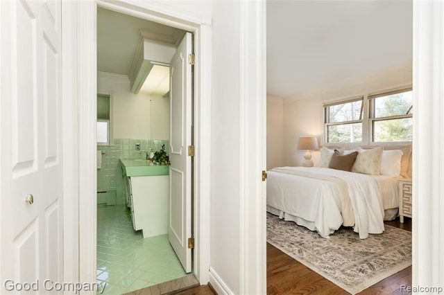 2135 Vinsetta Boulevard, Royal Oak, MI 48073