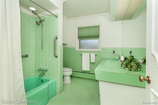 2135 Vinsetta Boulevard, Royal Oak, MI 48073