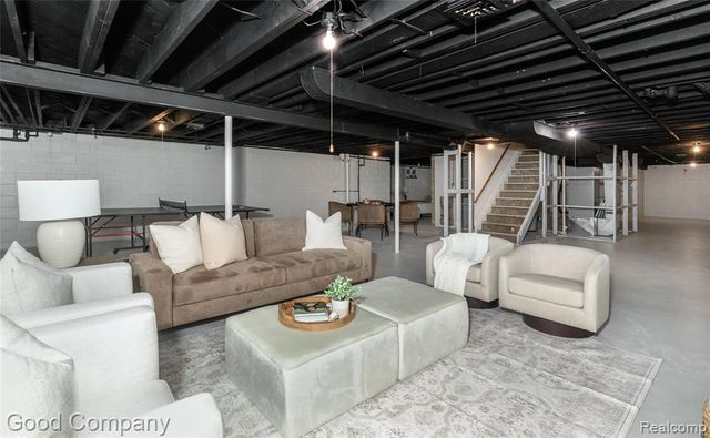 2135 Vinsetta Boulevard, Royal Oak, MI 48073