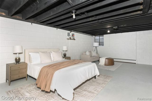 2135 Vinsetta Boulevard, Royal Oak, MI 48073