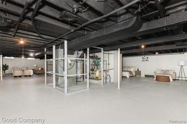 2135 Vinsetta Boulevard, Royal Oak, MI 48073