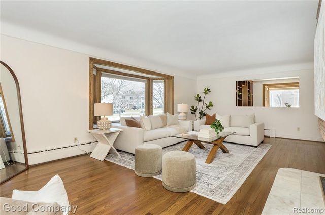 2135 Vinsetta Boulevard, Royal Oak, MI 48073