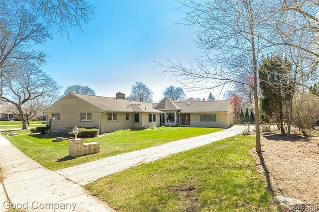 2135 Vinsetta Boulevard, Royal Oak, MI 48073