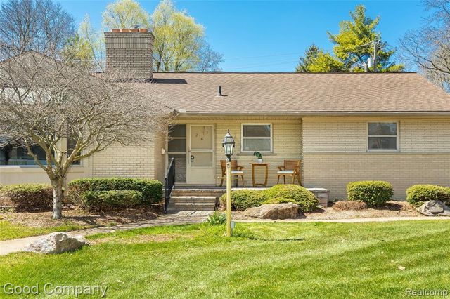 2135 Vinsetta Boulevard, Royal Oak, MI 48073