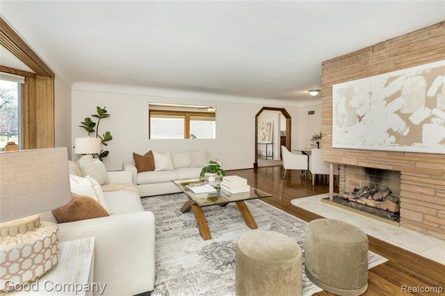 2135 Vinsetta Boulevard, Royal Oak, MI 48073